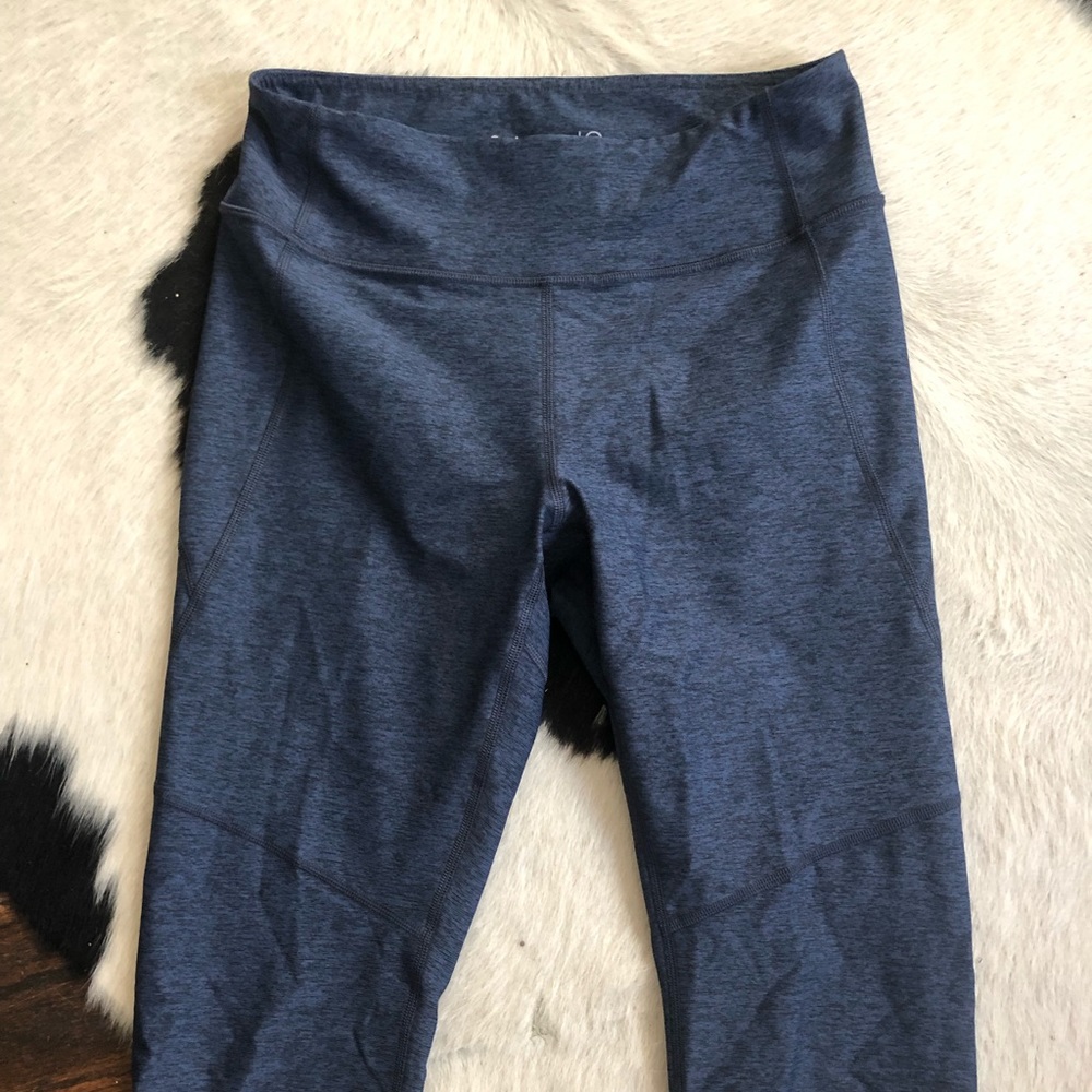 Outdoor Voices Cropped Leggings Navy Blue Medium 3/4 Yoga Running Workout Pants